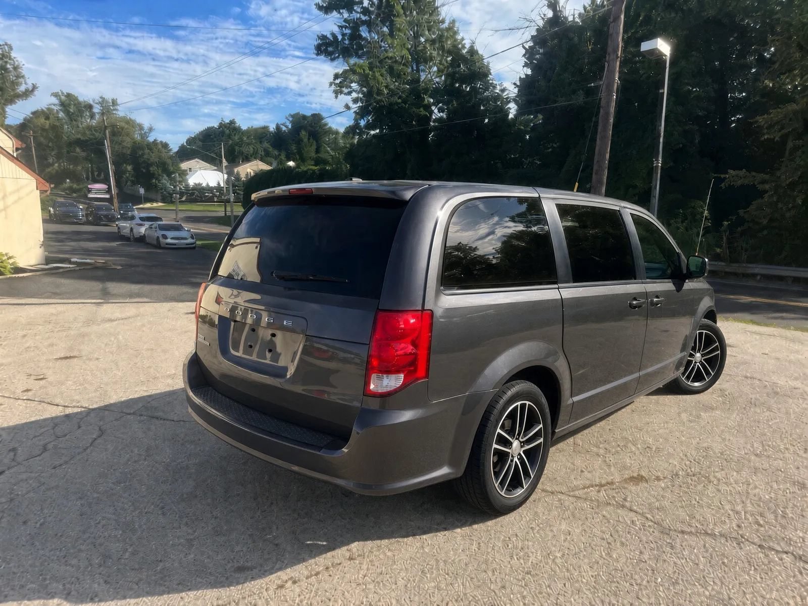 Used 2018 Dodge Grand Caravan SE FWD image 5