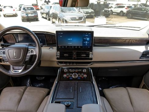 Used 2023 Lincoln Navigator L Reserve RWD image 13