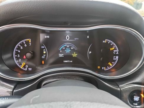 Used 2018 Jeep Grand Cherokee Limited image 21