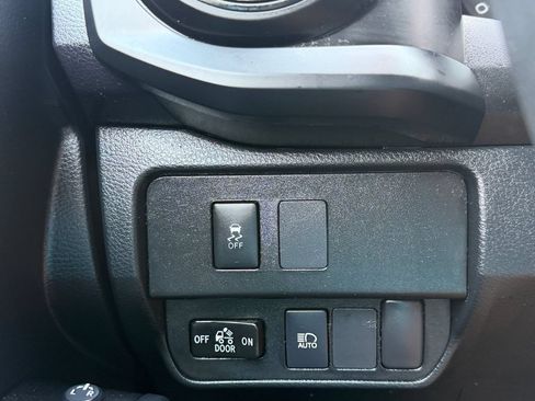 Used 2021 Toyota Tacoma SR AWD/4WD image 20