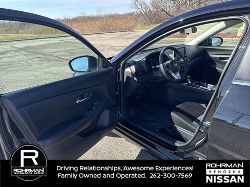 Used 2024 Nissan Sentra SV FWD image 10