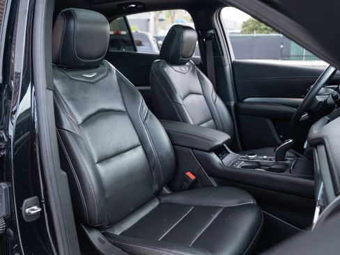 Used 2022 Cadillac XT4 Premium Luxury w/ Sun And Sound Package AWD/4WD image 21