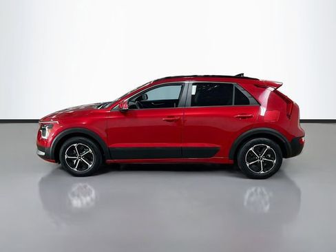 Certified 2023 Kia Niro EX image 4