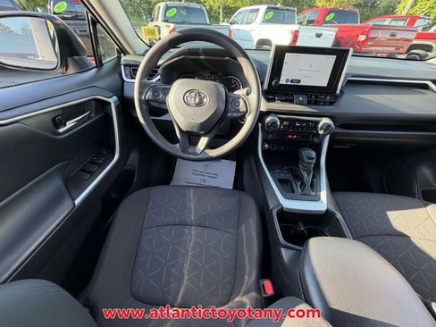 Used 2024 Toyota RAV4 XLE FWD image 20