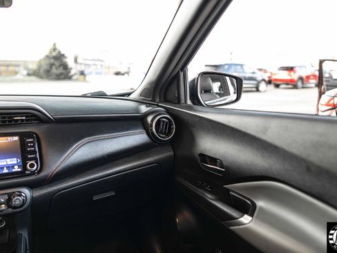 Used 2021 Nissan Kicks SR w/ SR Premium Package FWD image 49