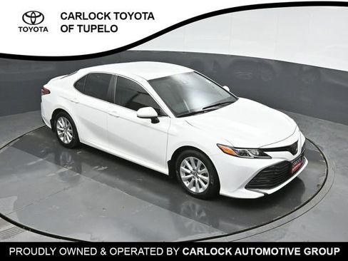 Used 2018 Toyota Camry LE image 27