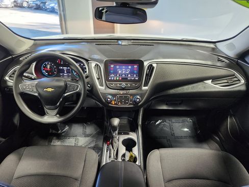 Used 2023 Chevrolet Malibu LT FWD image 15