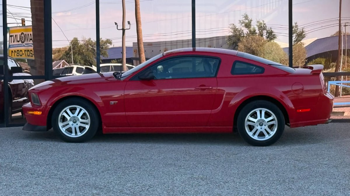 Used 2005 Ford Mustang GT Premium RWD image 4
