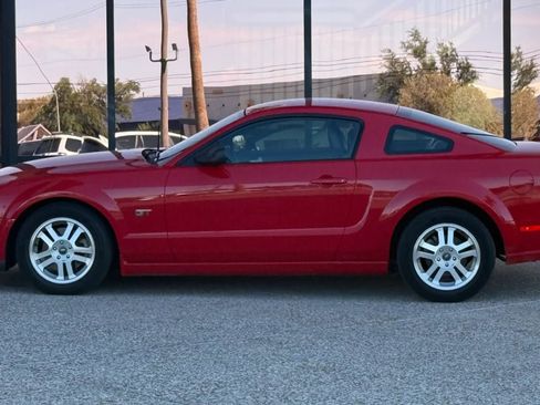 Used 2005 Ford Mustang GT Premium RWD image 4