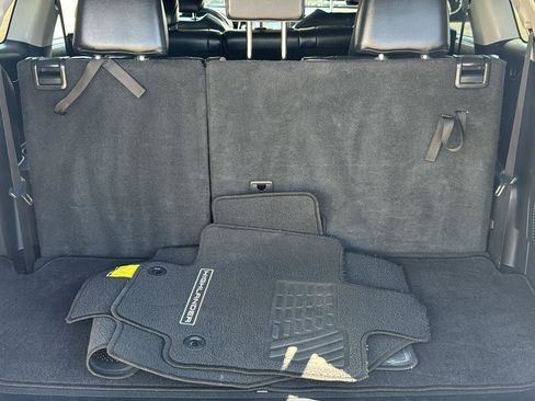 Used 2021 Toyota Highlander XLE FWD image 33