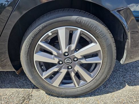 Used 2023 Nissan Versa SV FWD image 31