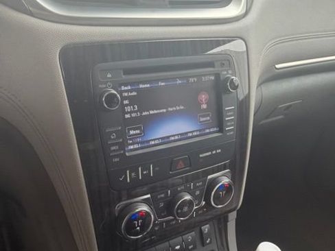 Used 2014 Chevrolet Traverse LT FWD image 11