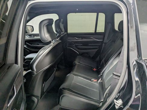 Certified 2023 Jeep Grand Cherokee Overland w/ Luxury Tech Group IV AWD/4WD image 22