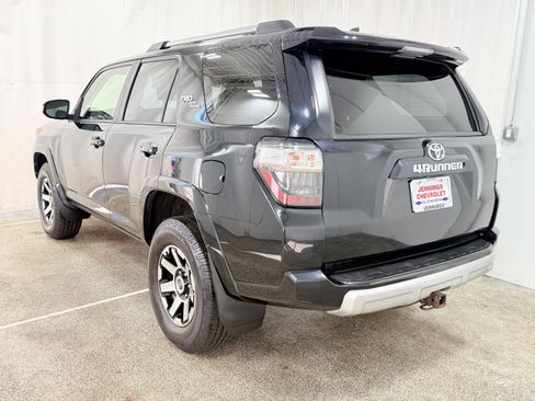 Used 2018 Toyota 4Runner TRD Off-Road Premium AWD/4WD image 6