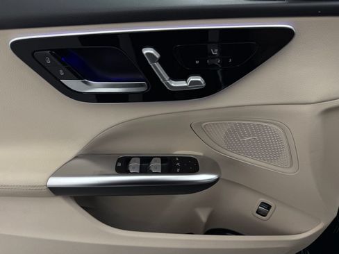 Used 2022 Mercedes-Benz C 300 Sedan image 11