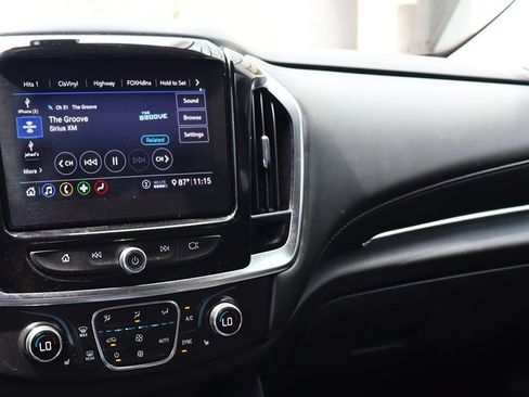 Used 2021 Chevrolet Traverse LT FWD image 47
