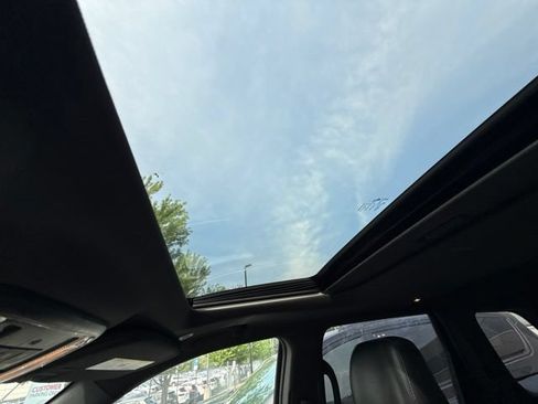 Used 2018 Jeep Grand Cherokee Limited AWD/4WD image 12