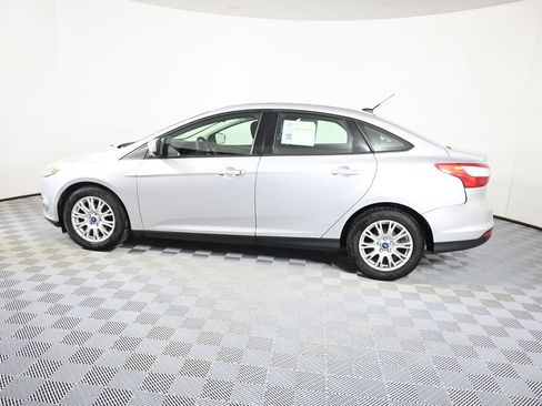 Used 2012 Ford Focus SE image 3