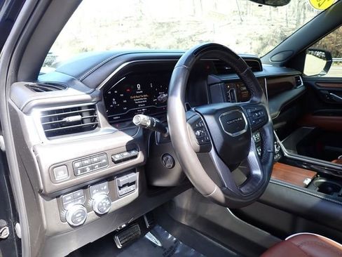 Used 2023 GMC Yukon Denali Ultimate image 15