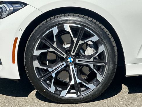 Used 2025 BMW 330i xDrive Sedan w/ Premium Package AWD/4WD image 36