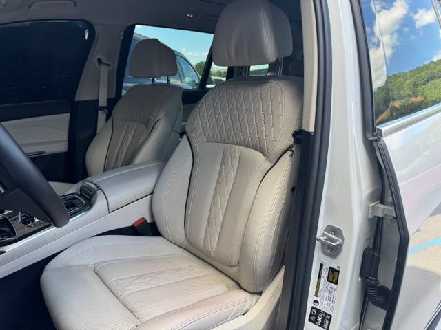 Used 2026 BMW X7 xDrive40i AWD/4WD image 18