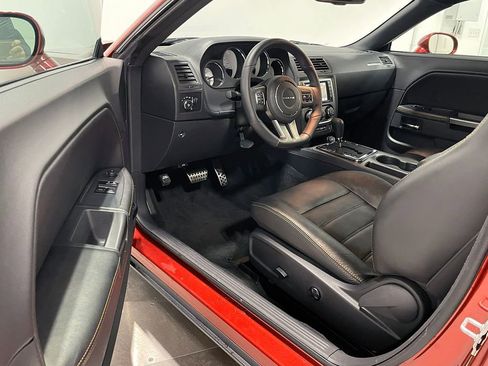 Used 2014 Dodge Challenger SXT image 67