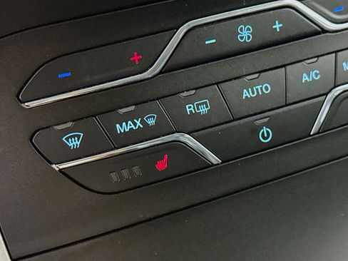 Used 2019 Ford Edge SEL w/ Equipment Group 201A image 24