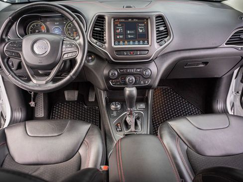 Used 2021 Jeep Cherokee Trailhawk image 28