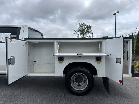 Used 2022 GMC Sierra 3500 Pro w/ Convenience Package RWD image 30