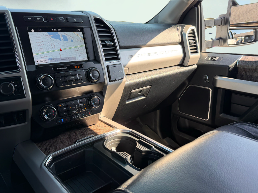 Used 2019 Ford F250 Lariat w/ Lariat Value Package AWD/4WD image 31