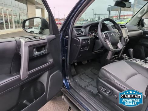 Used 2022 Toyota 4Runner SR5 Premium w/ Moonroof Package AWD/4WD image 11