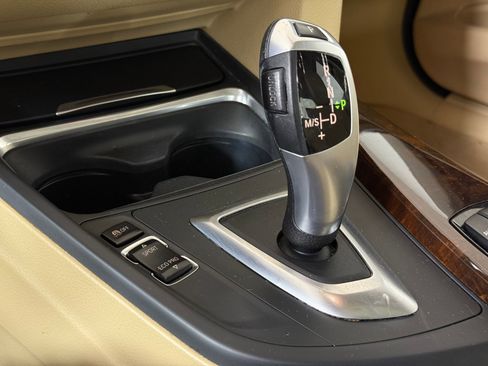 Used 2014 BMW 320i Sedan image 18