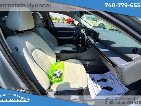 Used 2024 Hyundai Sonata SEL AWD/4WD image 12
