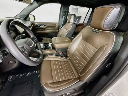 Used 2025 GMC Yukon XL Denali Ultimate AWD/4WD image 23