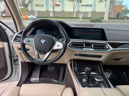 Used 2019 BMW X7 xDrive40i w/ Premium Package AWD/4WD image 21