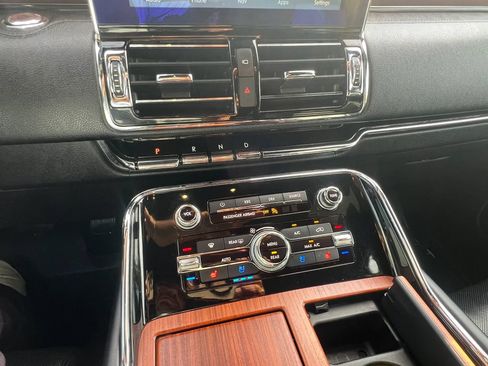 Used 2019 Lincoln Navigator L Reserve w/ Cargo Package AWD/4WD image 22