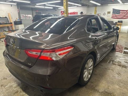 Used 2018 Toyota Camry LE FWD image 21
