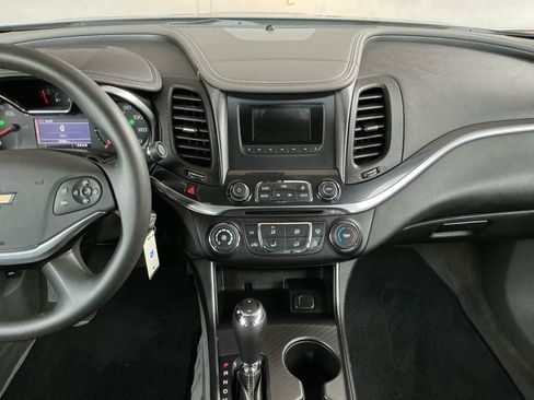 Used 2014 Chevrolet Impala LS w/ LS Convenience Package image 9