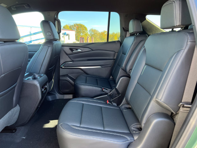 New 2027 Chevrolet Traverse LT AWD/4WD image 5