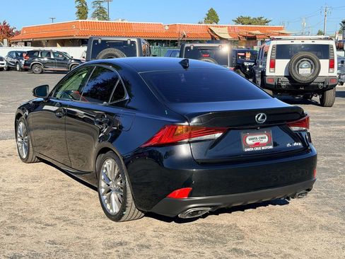 Used 2018 Lexus IS 300 image 4