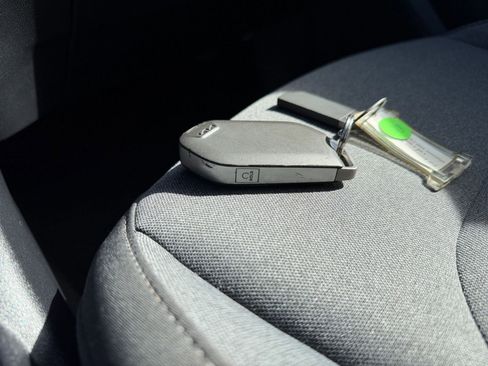 Used 2025 Kia K4 LXS image 23