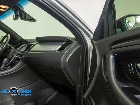 Used 2019 Ford Taurus SHO image 35