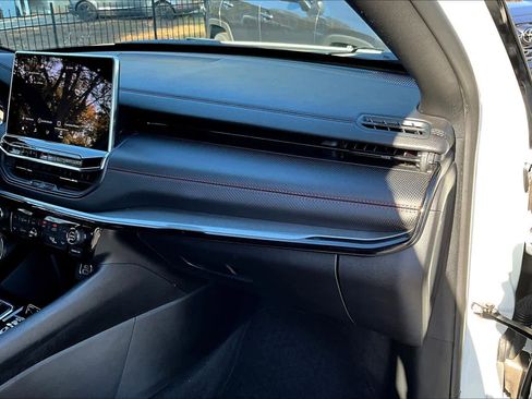 Used 2023 Jeep Compass Trailhawk image 17