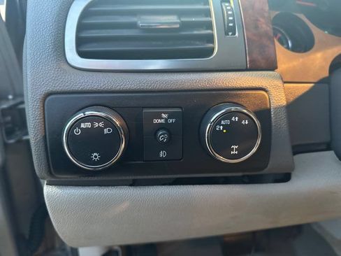Used 2008 Chevrolet Avalanche LTZ AWD/4WD image 25