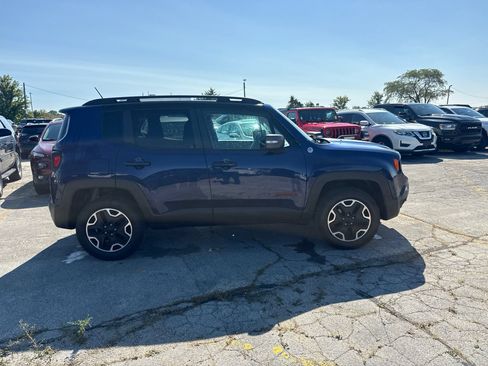 Used 2017 Jeep Renegade Trailhawk w/ Premium Trailhawk Package AWD/4WD image 5