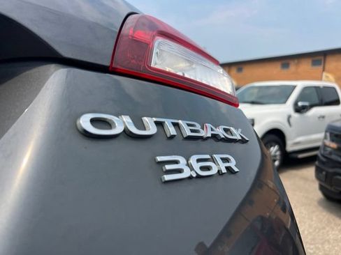 Used 2018 Subaru Outback 3.6R Limited AWD/4WD image 25
