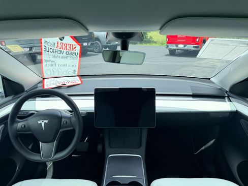 Used 2023 Tesla Model Y Long Range AWD/4WD image 18