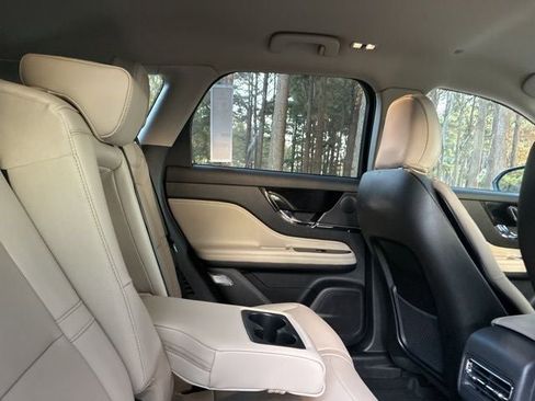 New 2026 Lincoln Corsair Premiere image 24