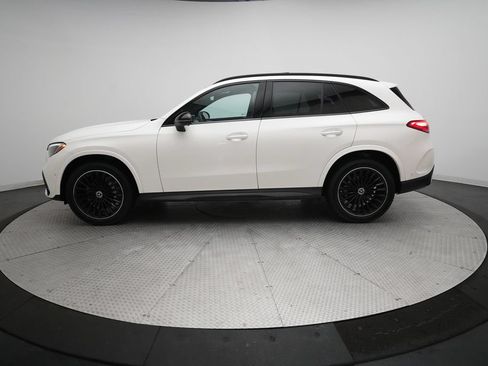 Used 2025 Mercedes-Benz GLC 300 4MATIC image 24