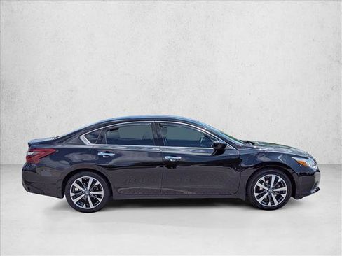 Used 2017 Nissan Altima 2.5 SR FWD image 4